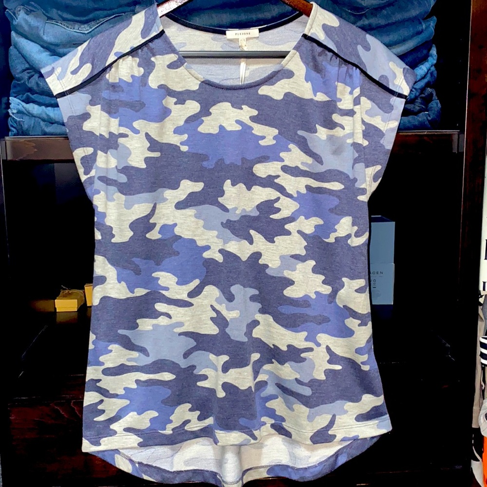 Women Pleione blue camo top size small